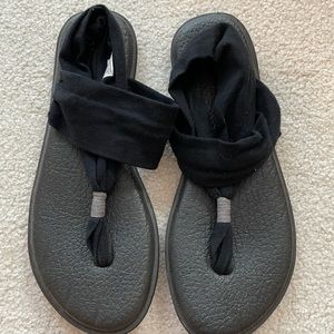 Sanuk Sandals, black, never worn